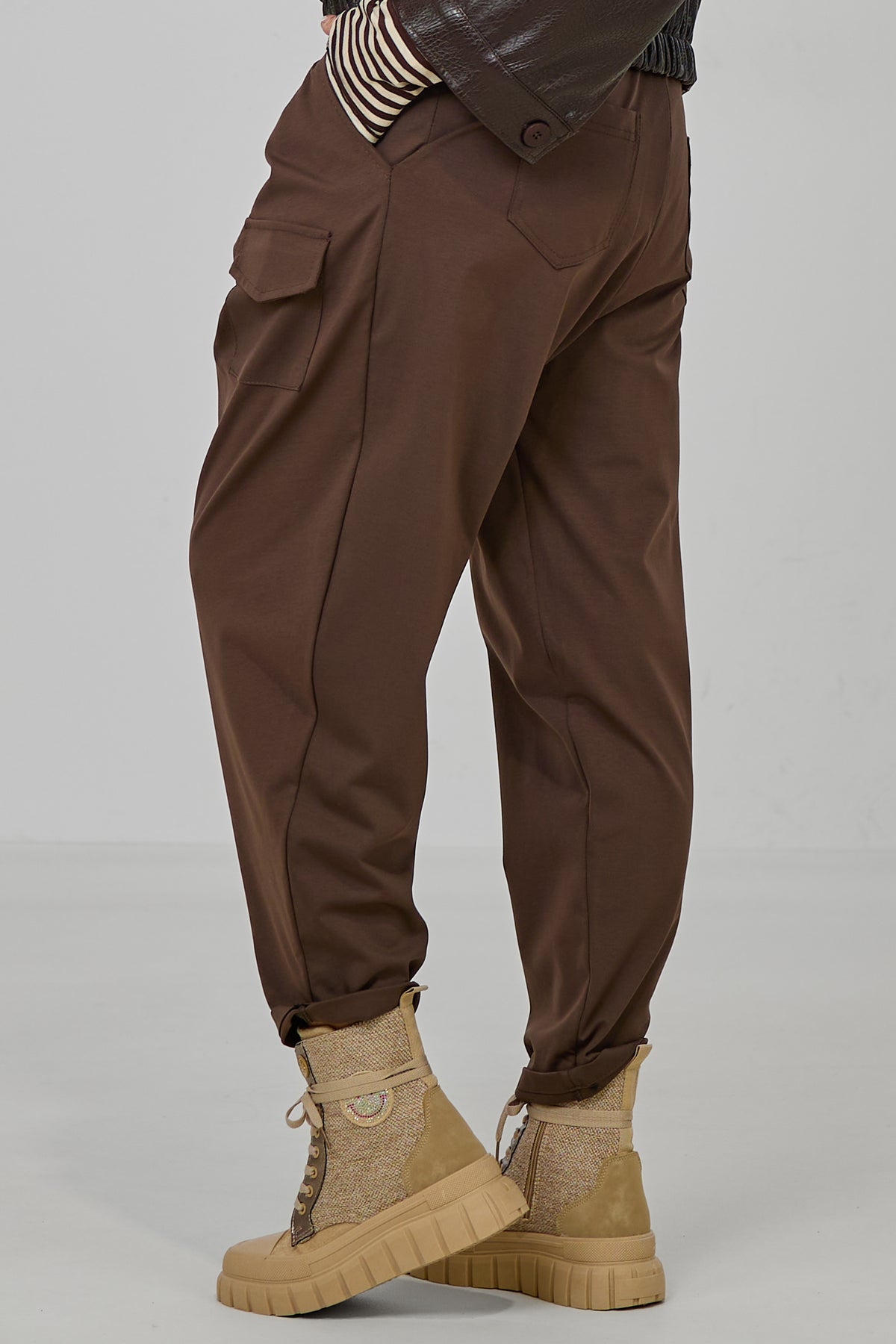 Stoffhose mit Überschlag, schokobraun