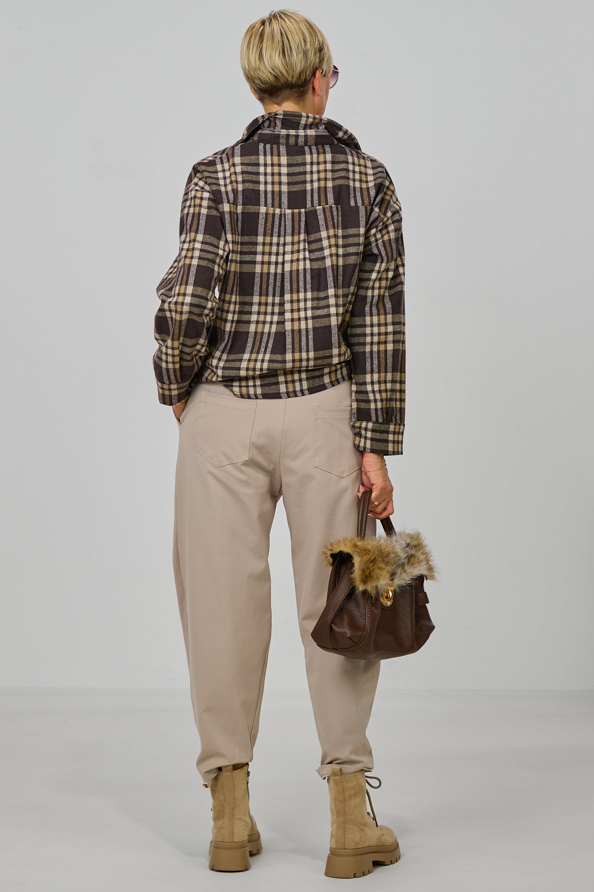 Stoffhose mit Überschlag, beige