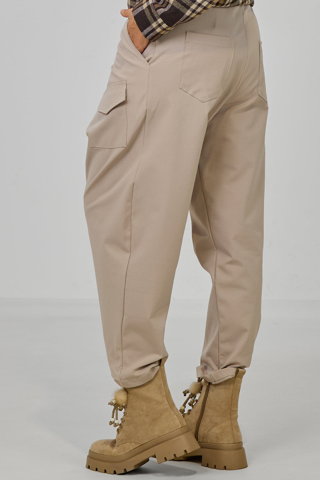 Stoffhose mit Überschlag, beige