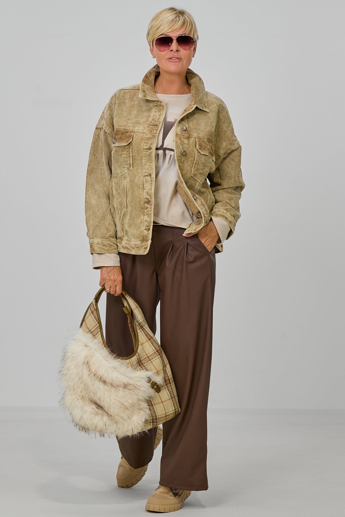 Oversized Cordjacke, camel used