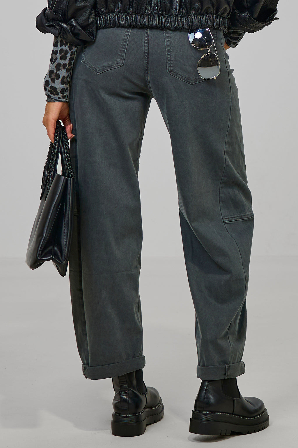 Jeans im leichten Balloon-Style, grau