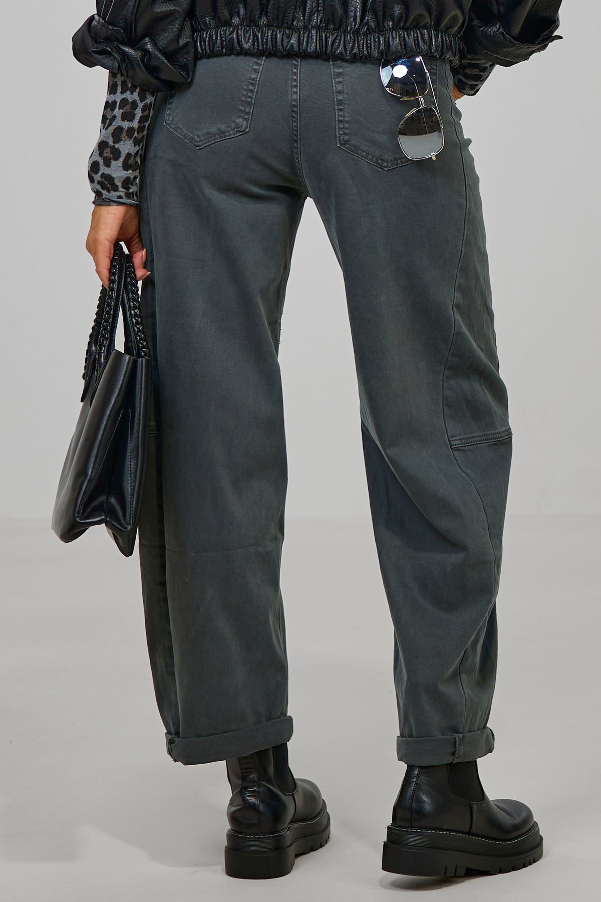 Jeans im leichten Balloon-Style, grau