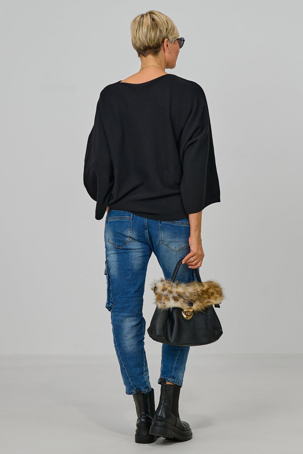 Pulli mit weiten Fledermausärmeln, schwarz