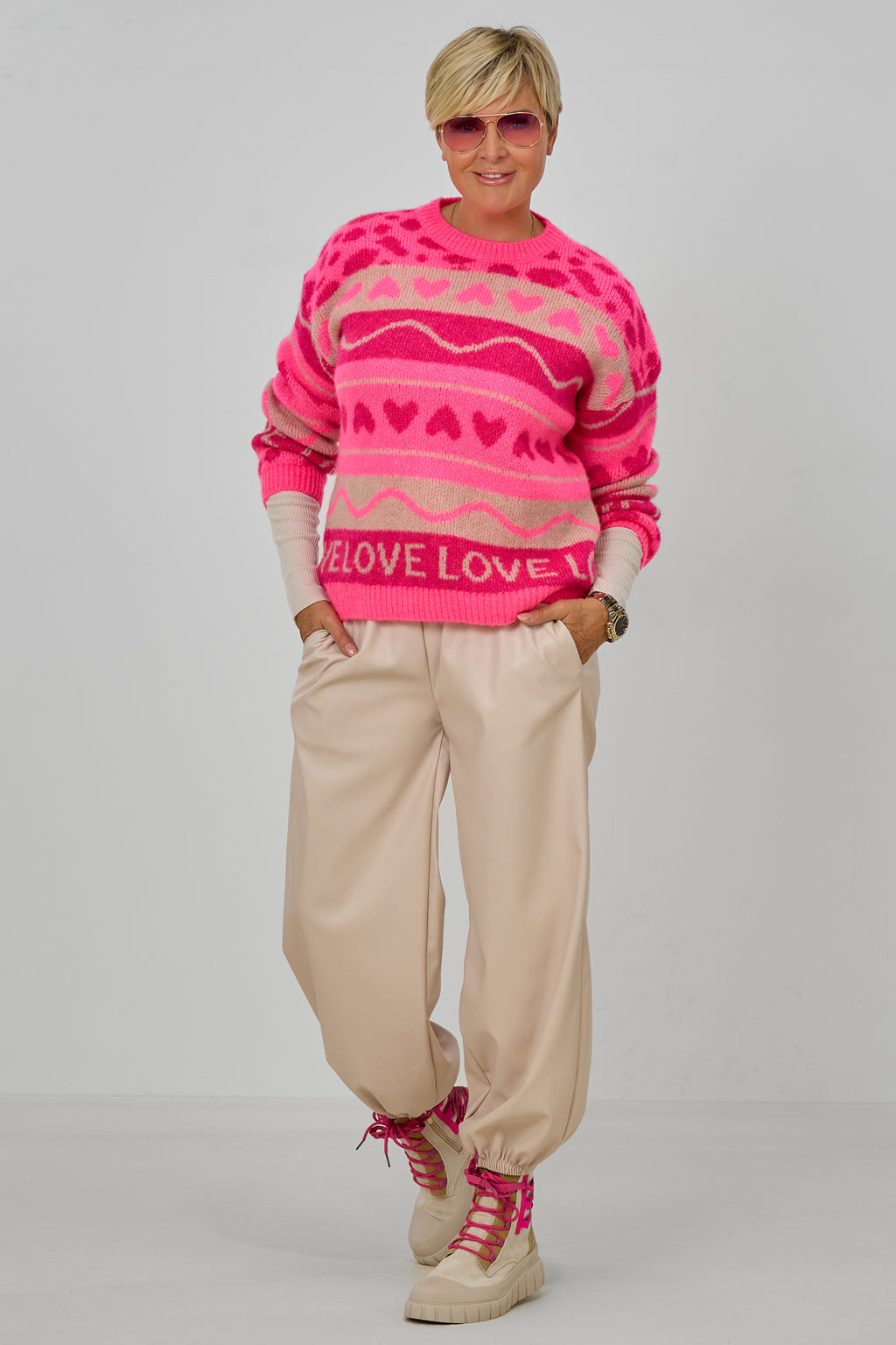 Strickpulli mit LOVE Muster, rosa-pink