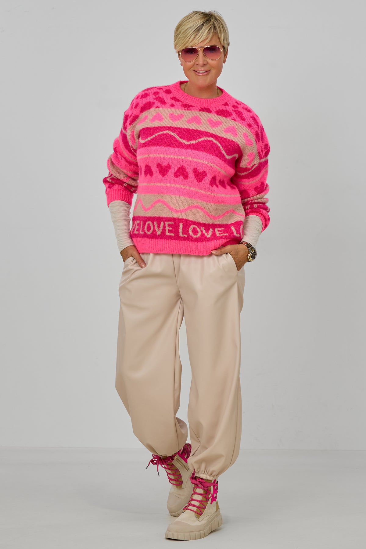 Strickpulli mit LOVE Muster, rosa-pink