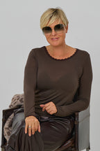 Longsleeve mit Spitze am Rundhalsausschnitt, braun