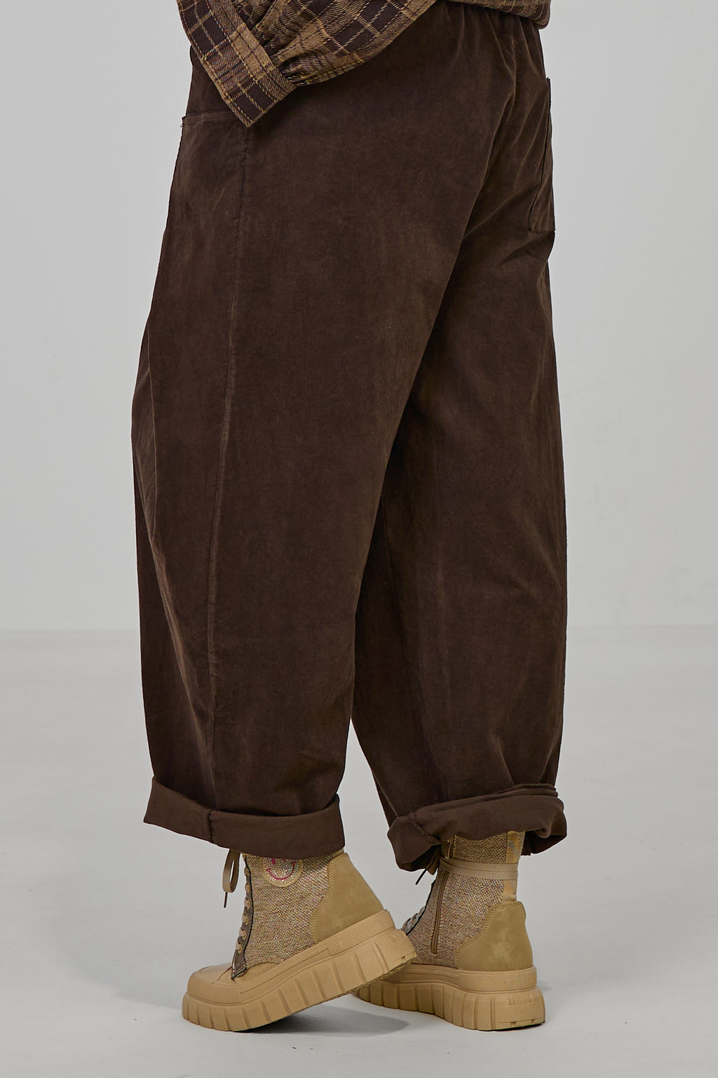 Feincordhose mit Überschlägen, braun
