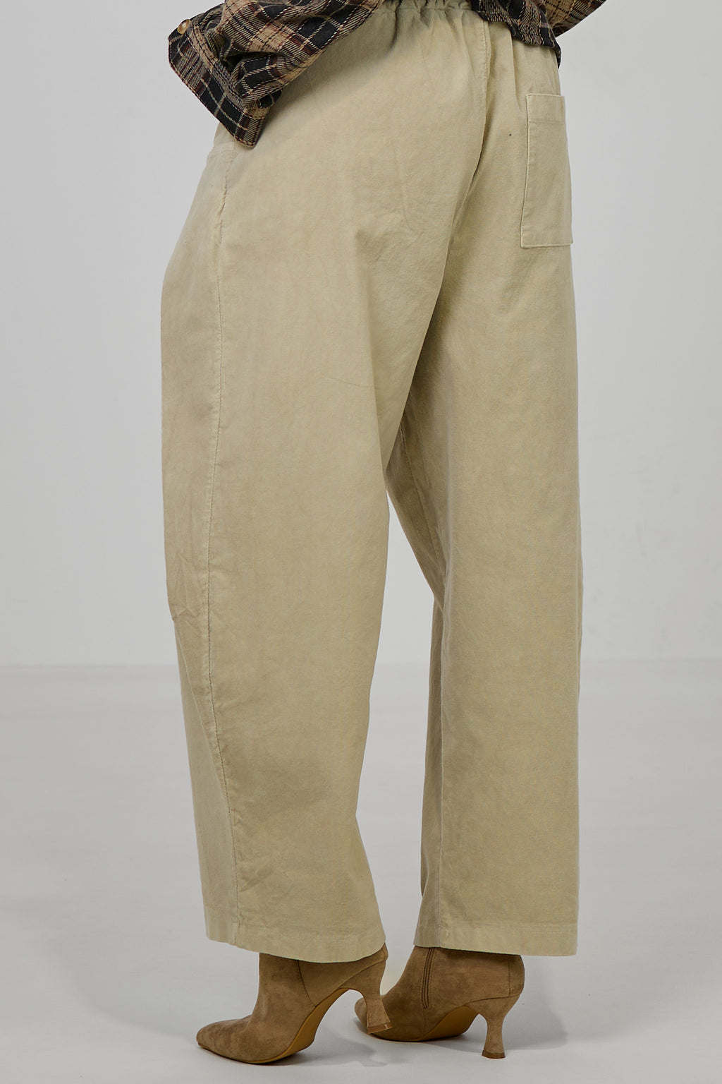 Feincordhose mit Überschlägen, beige