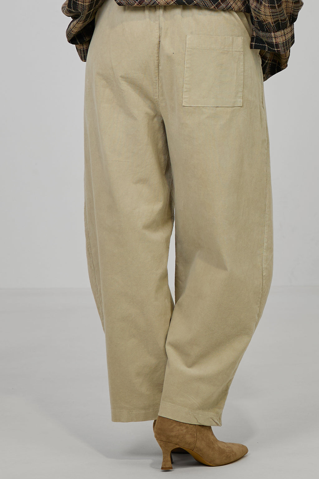 Feincordhose mit Überschlägen, beige