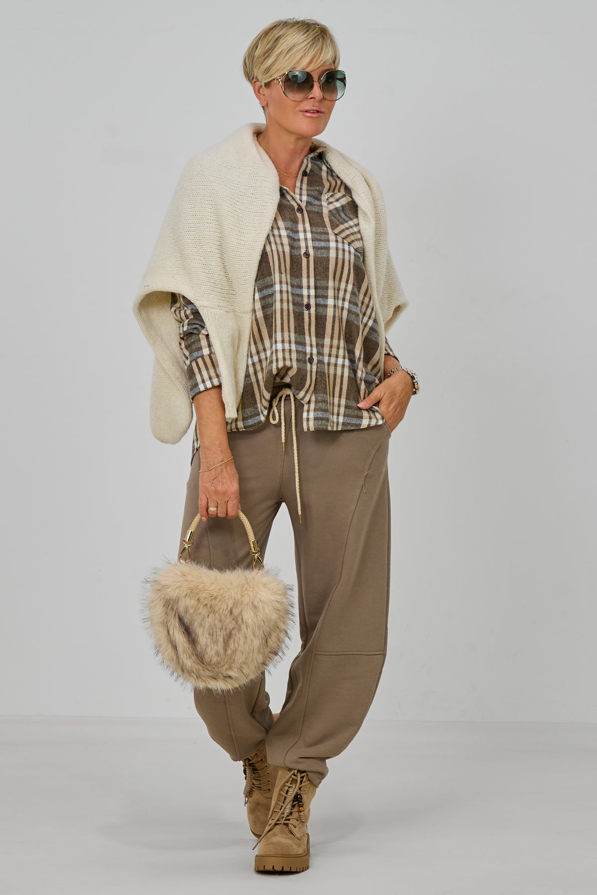 Sweathose mit Ziernähten und Kordelzug, taupe