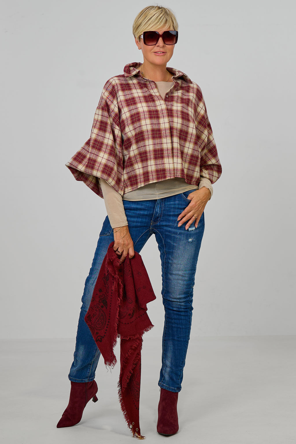 Kurze Hemdbluse im Karomuster, bordeaux-beige