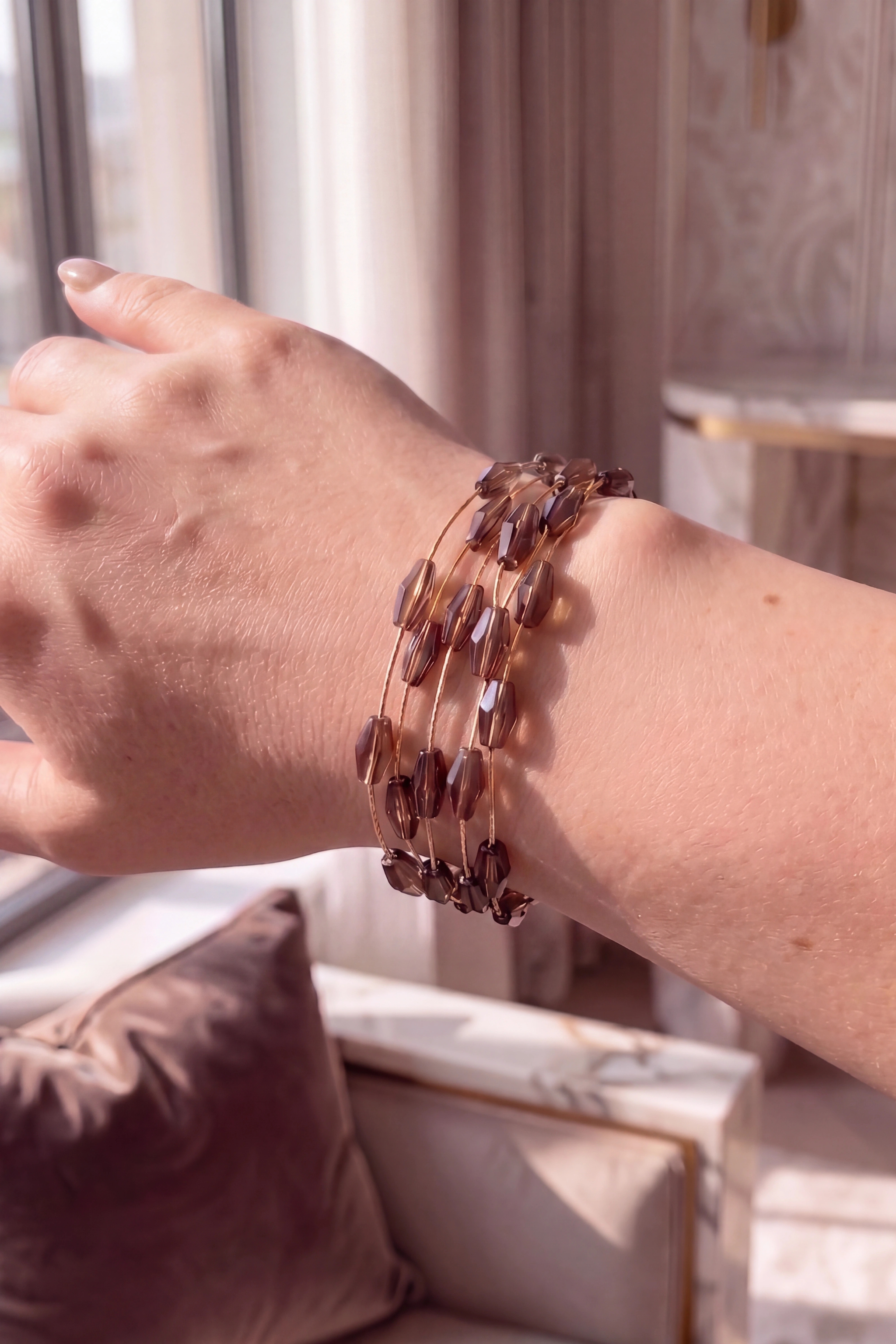 Armband mit Perlchen, mokka-gold