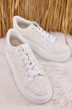 Plateau Sneaker mit Spitze und Glitzer, weiß