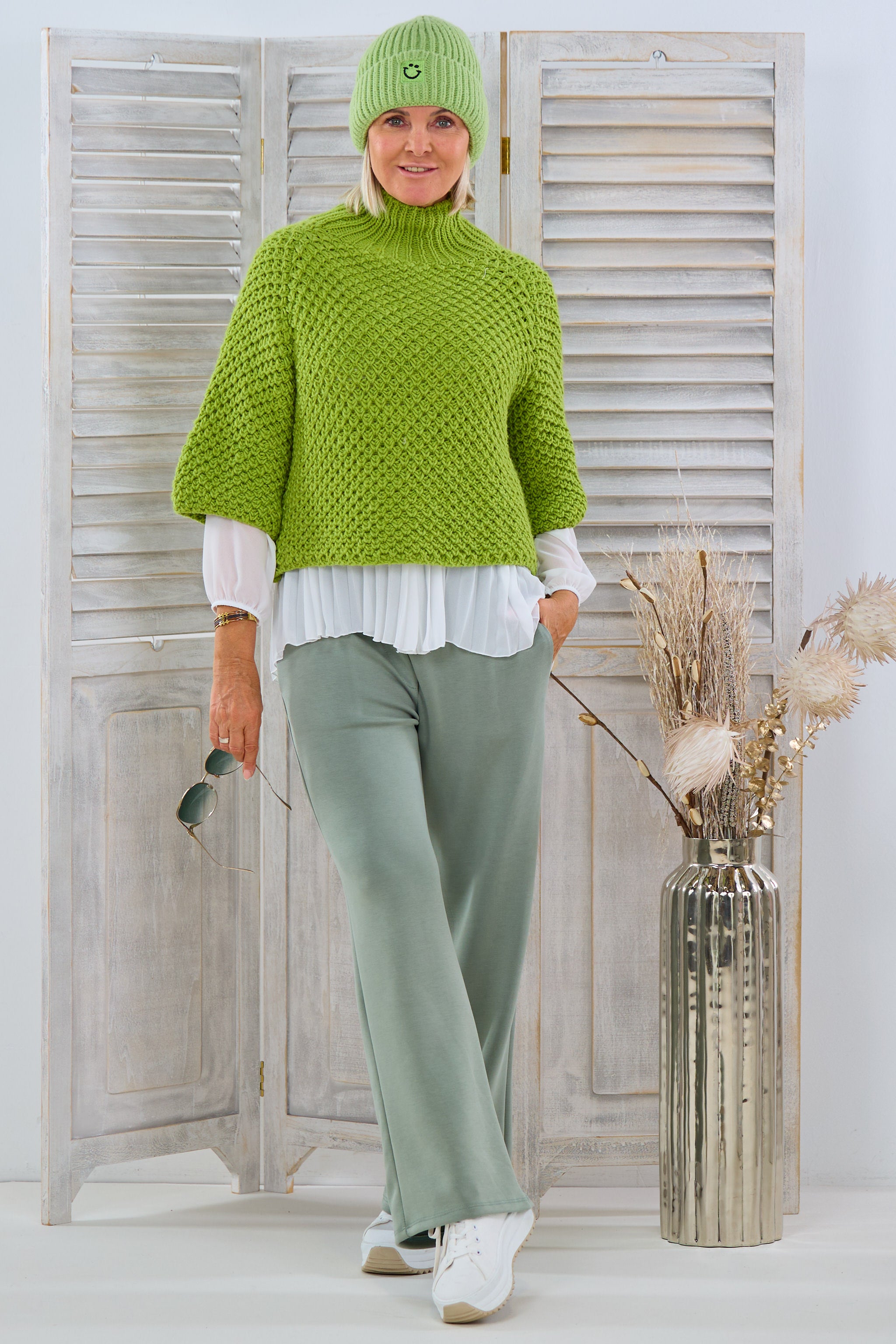 Chunky knit sweater with turtleneck, green