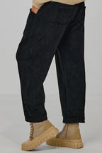 Breitcordhose mit elastischem Bund, schwarz