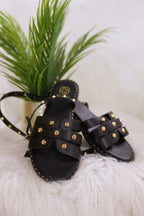 flache Sandalette mit Nieten, schwarz