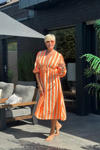Musselin Kleid mit V-Ausschnitt, orange-gelb