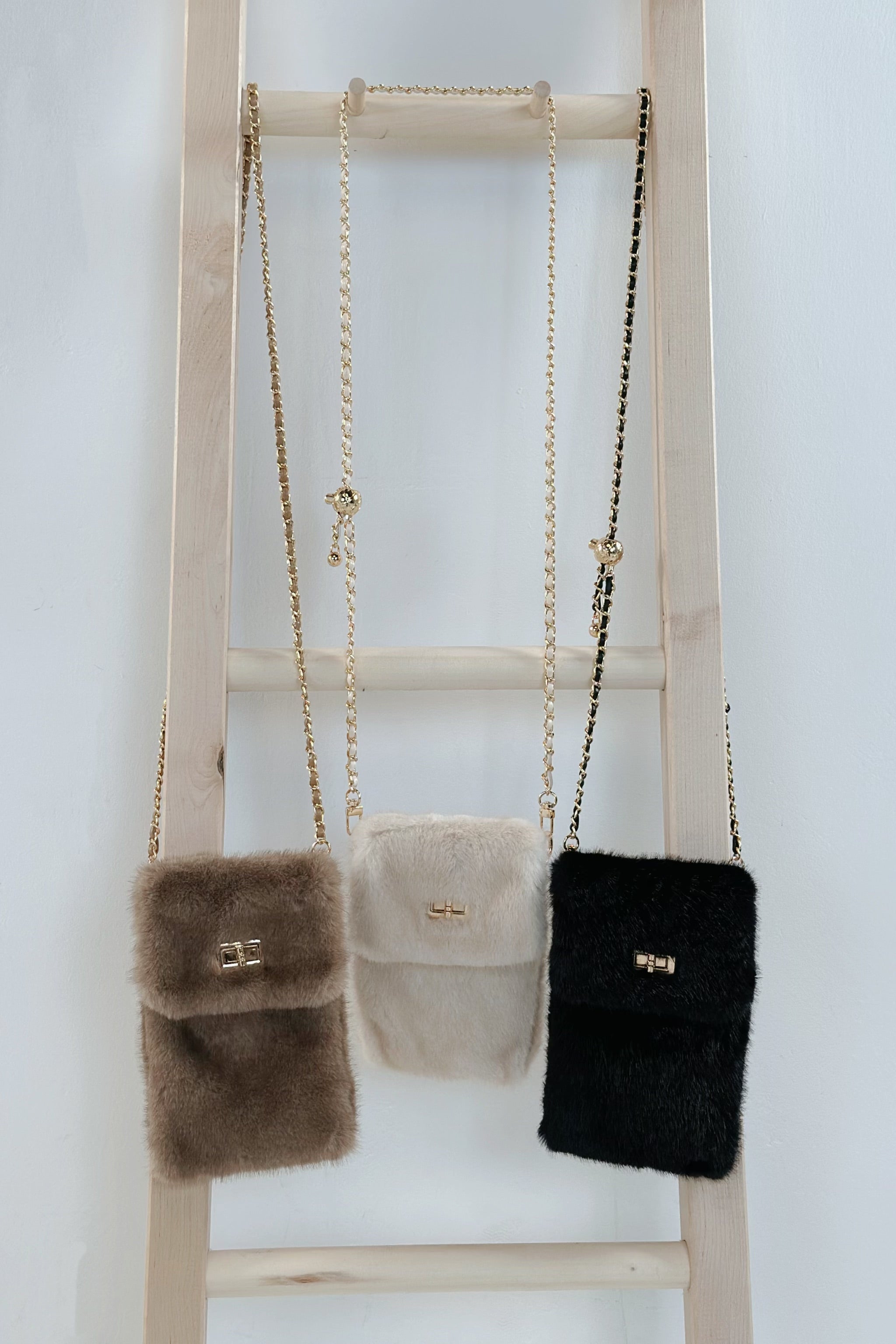 Small fur pouch, beige