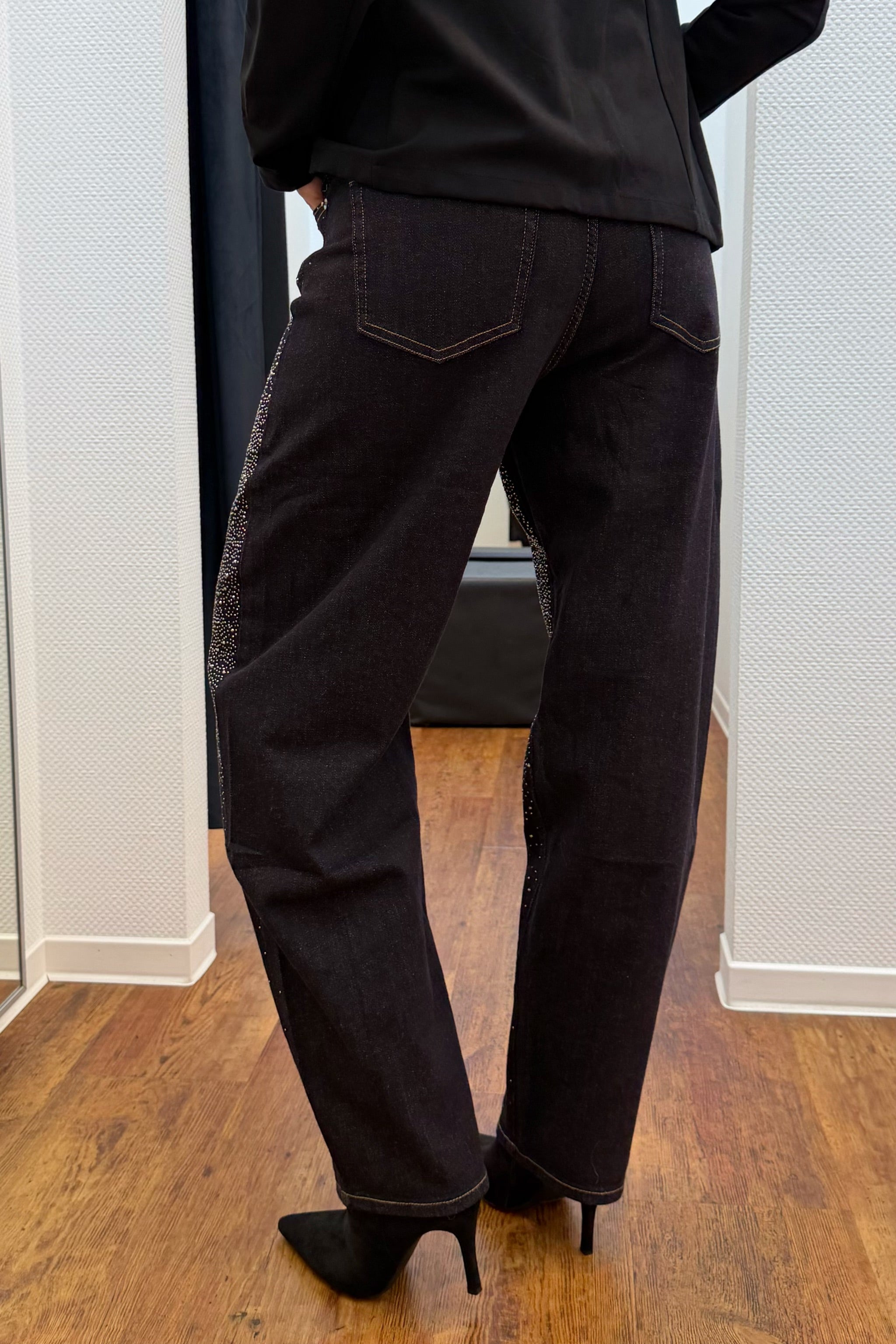 Tolle Jeans mit Strass-Steinchen, schwarz