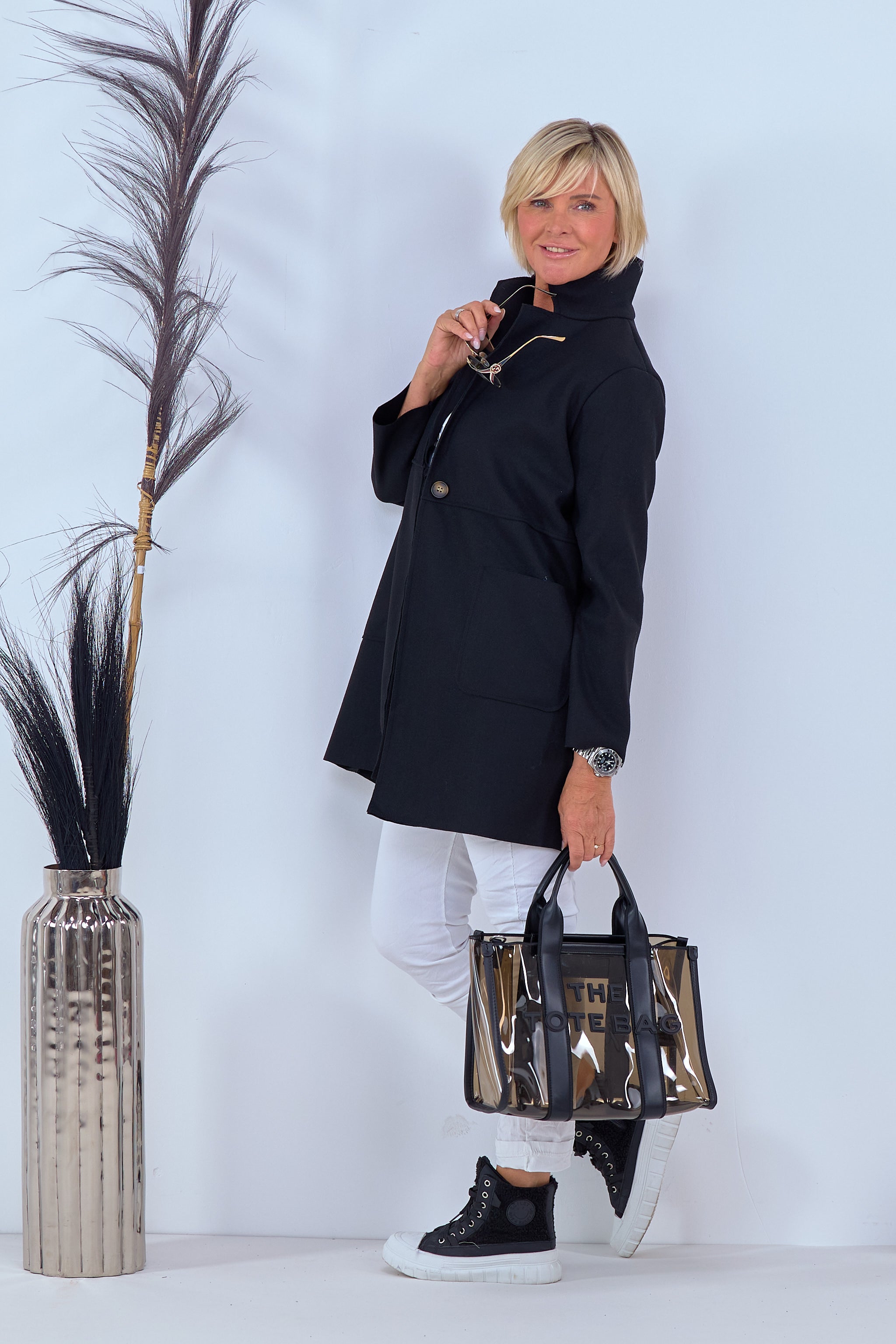 Damen Kurzmantel in schwarz von Trends & Lifestyle Deutschland GmbH