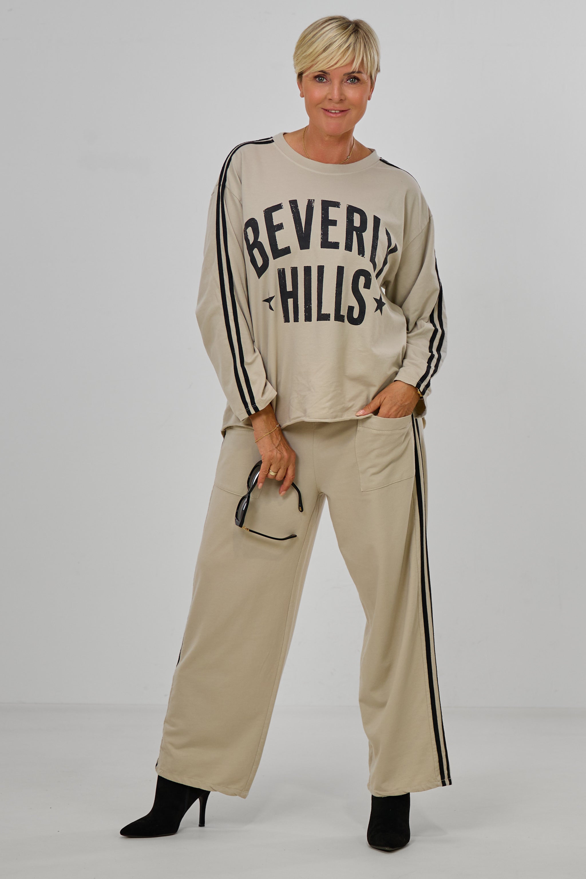 Sweaty mit Beverly Hills-Druck, stein-schwarz