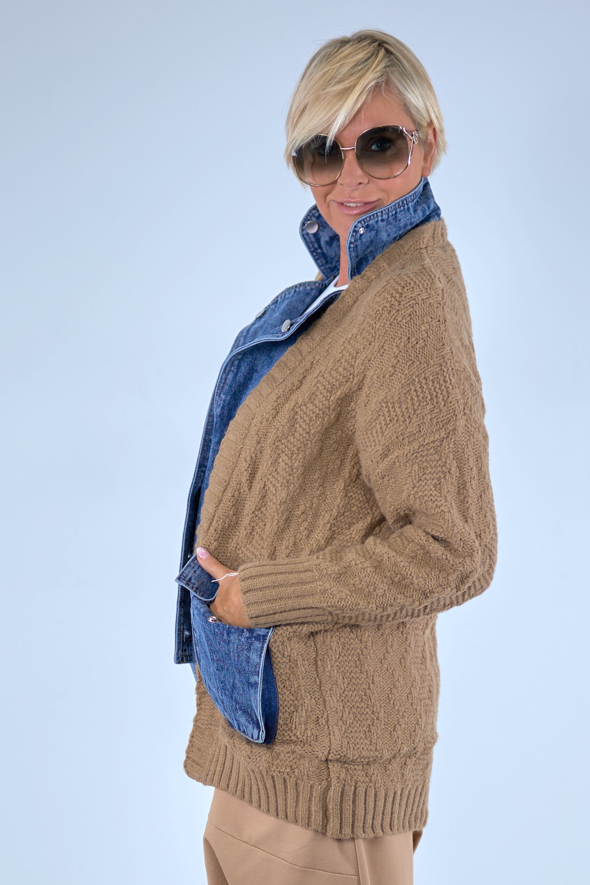 Cardigan with jeans sleeves, camel-jeans