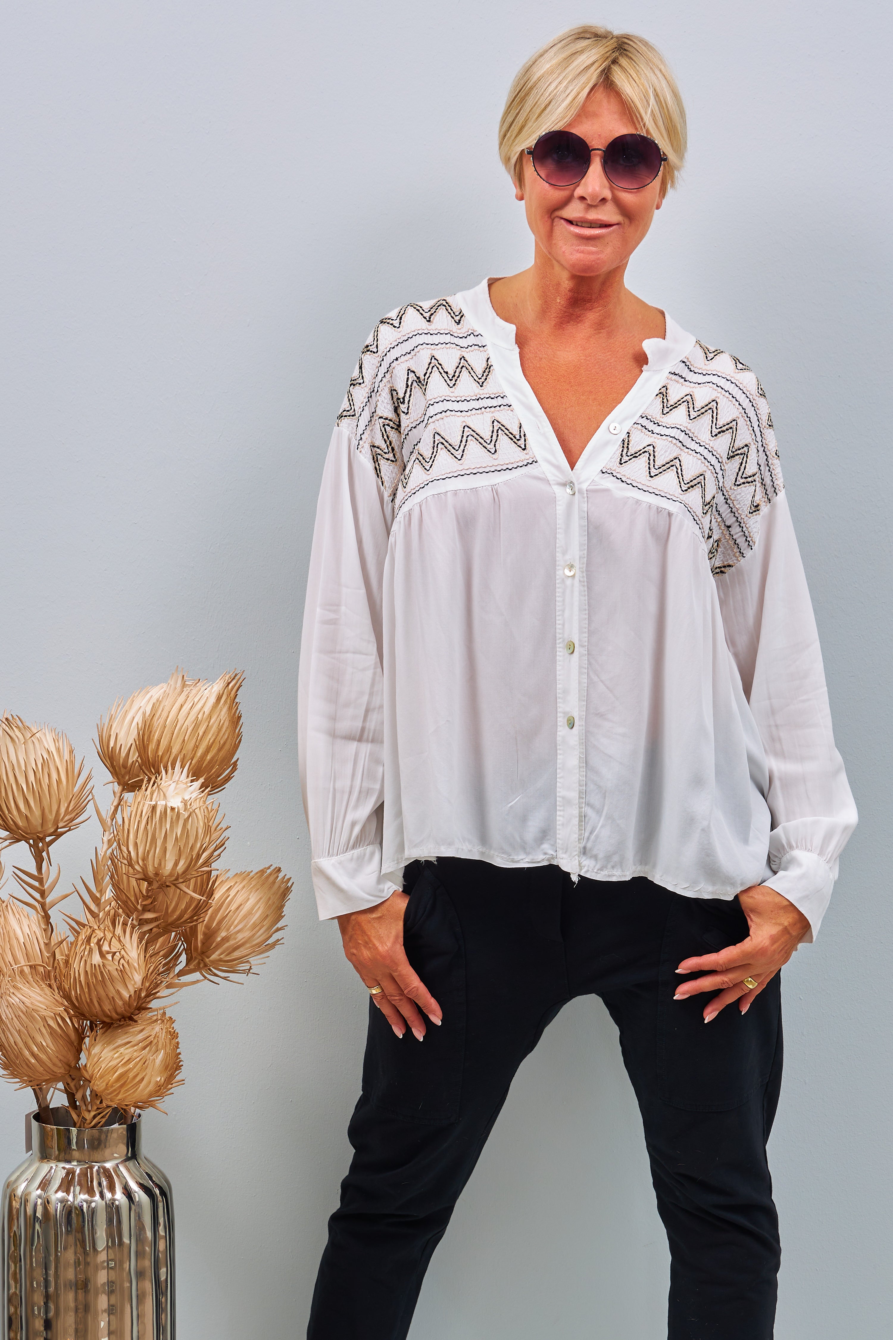 Blouse with embroidery, white-black-gold