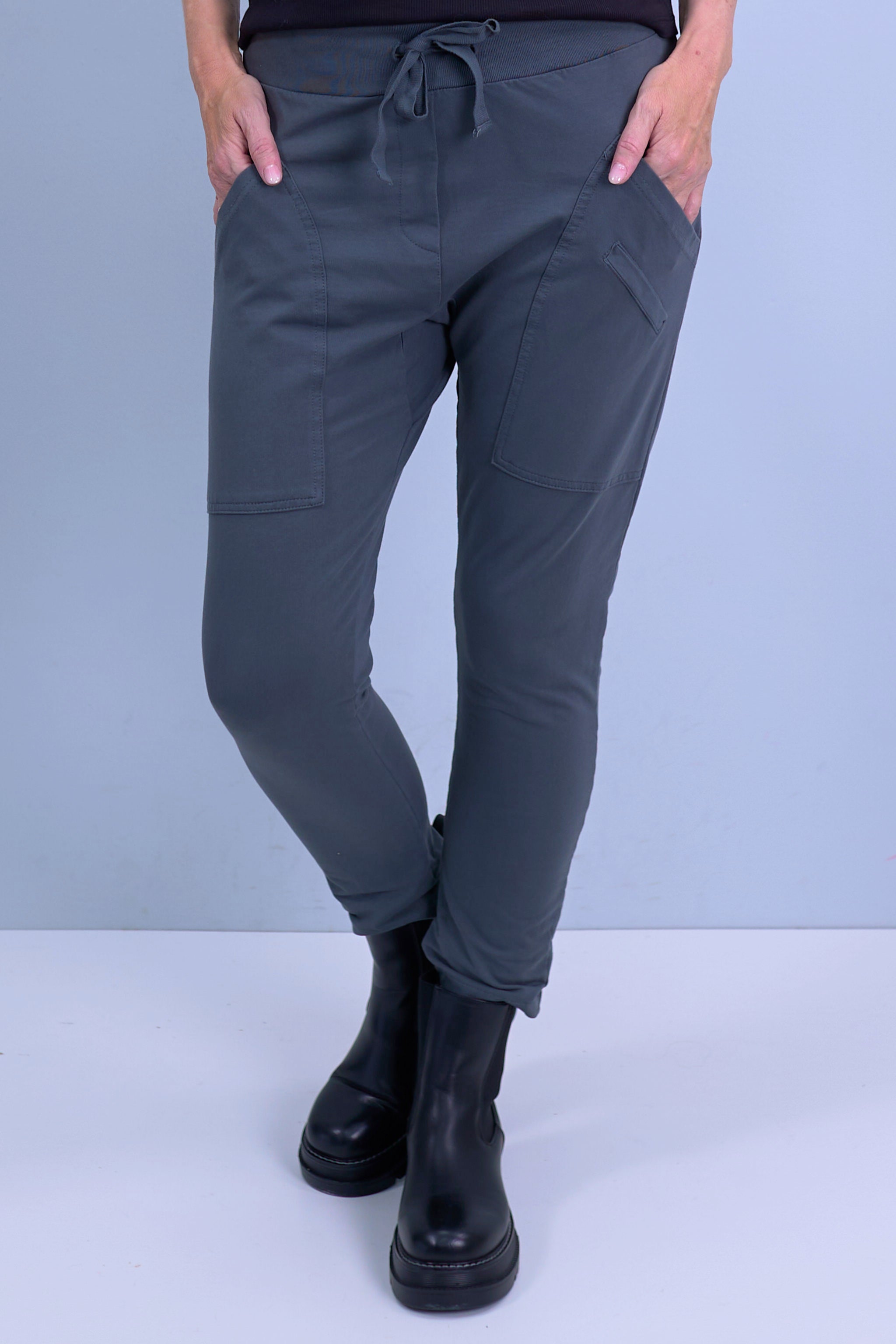 Jog pants with large pockets anthracite