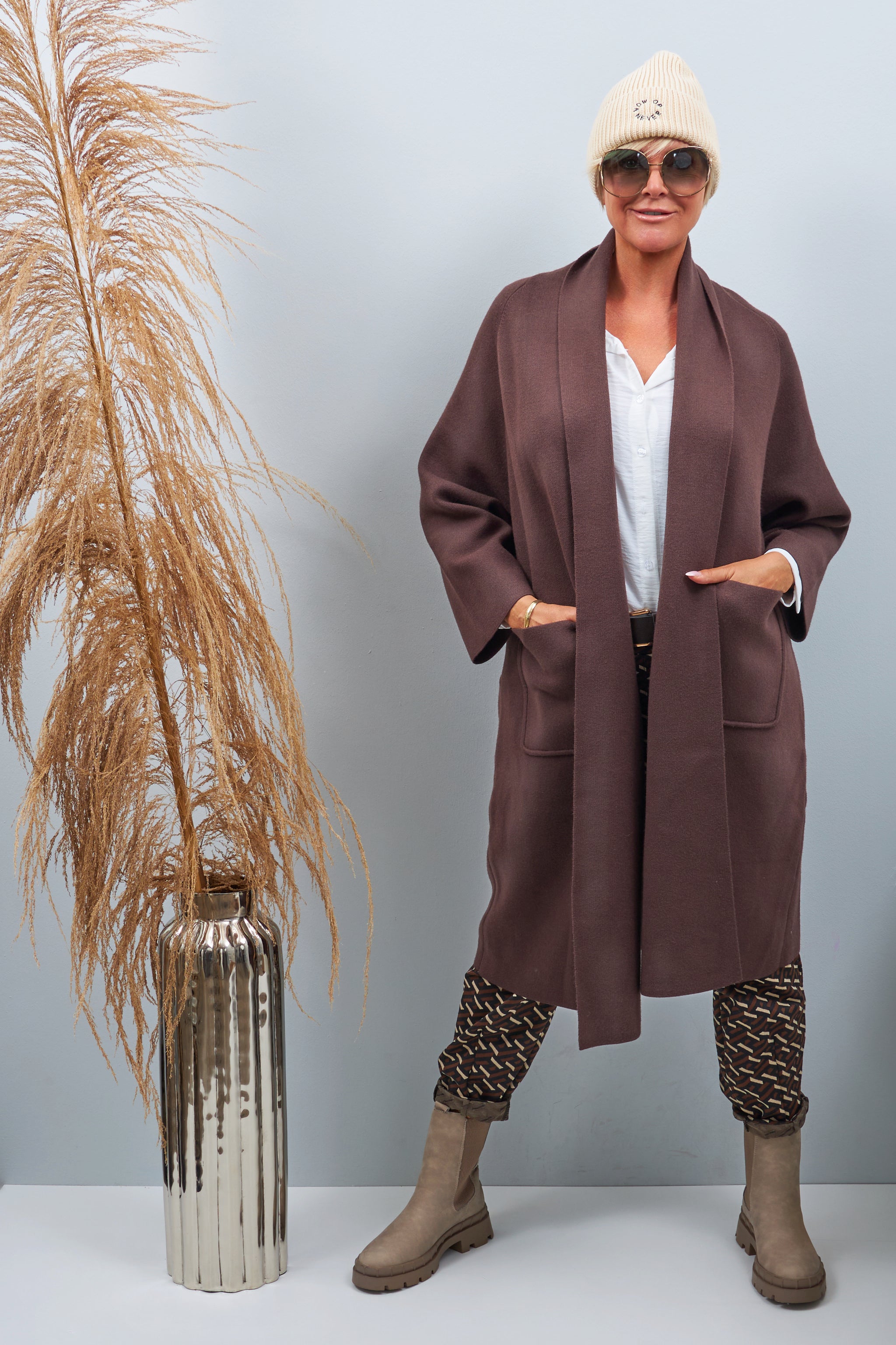 Knit coat with pockets, chocolate brown