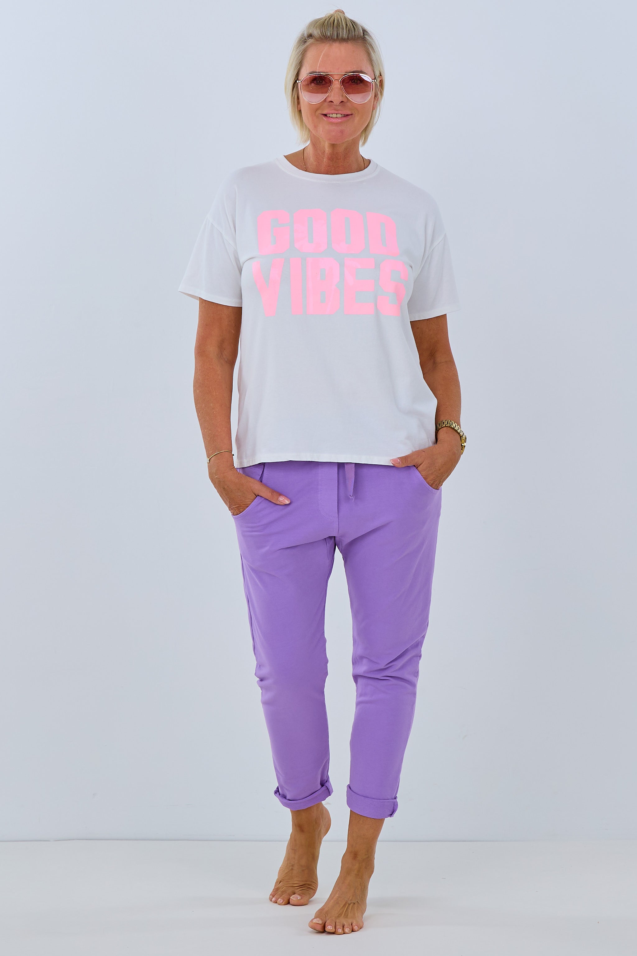 T-Shirt mit Schriftzug Good Vibes, weiß-rosa