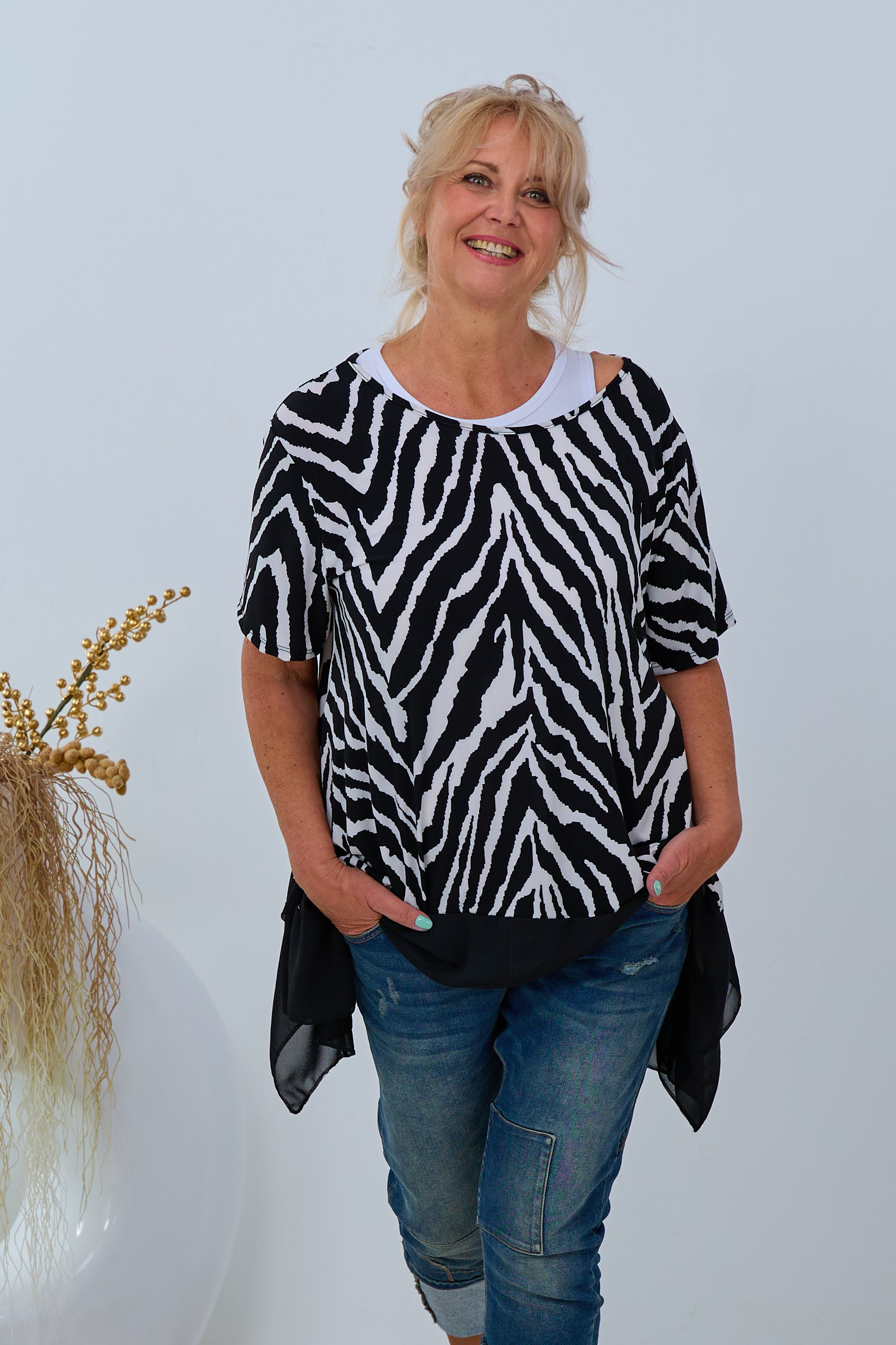oversized Shirt mit Zebra-Muster und Bluseneinsatz von Trends & Lifestyle