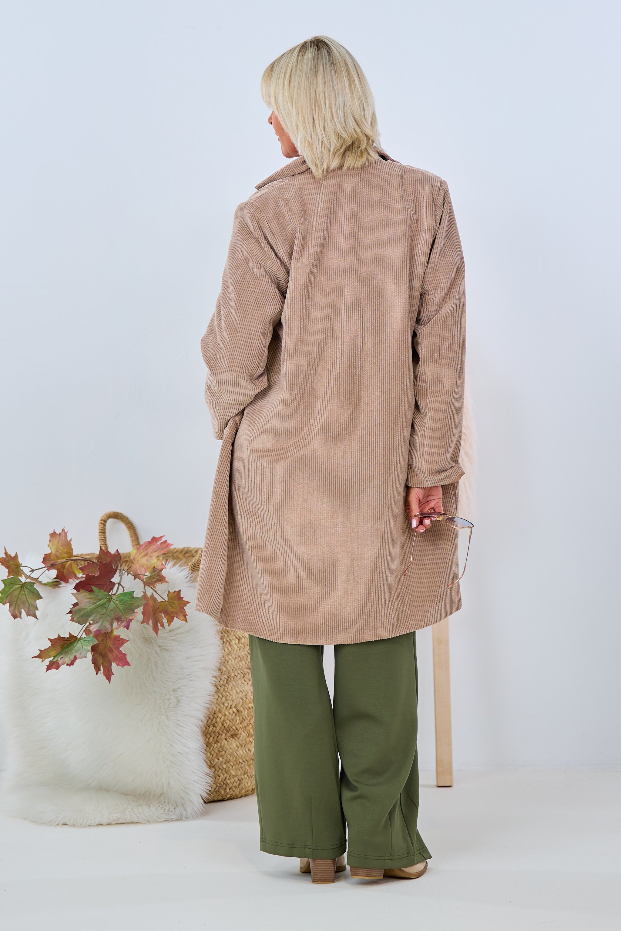 Oversized short coat, taupe