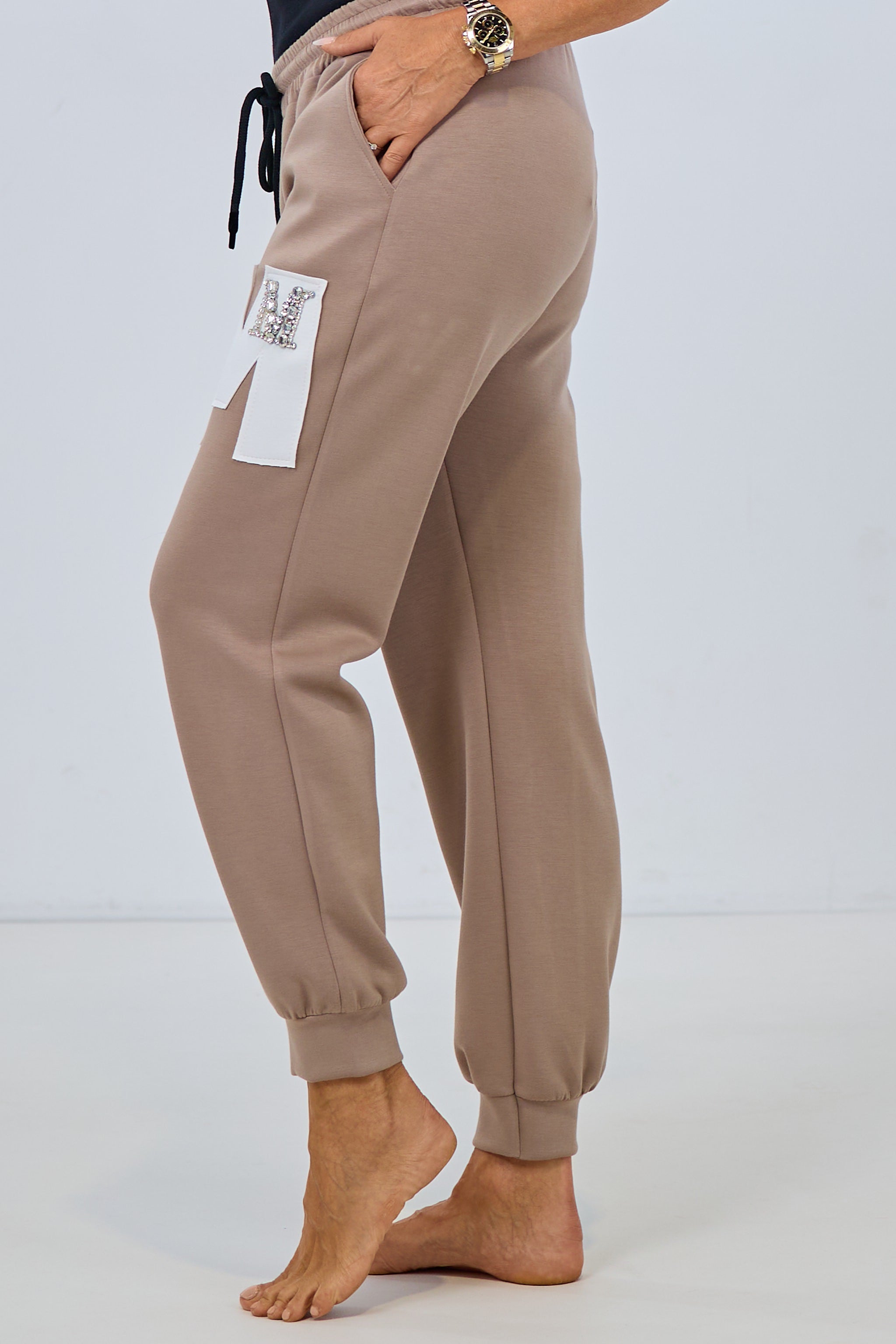 Cozy Hose mit Glitzer Buchstabe, taupe