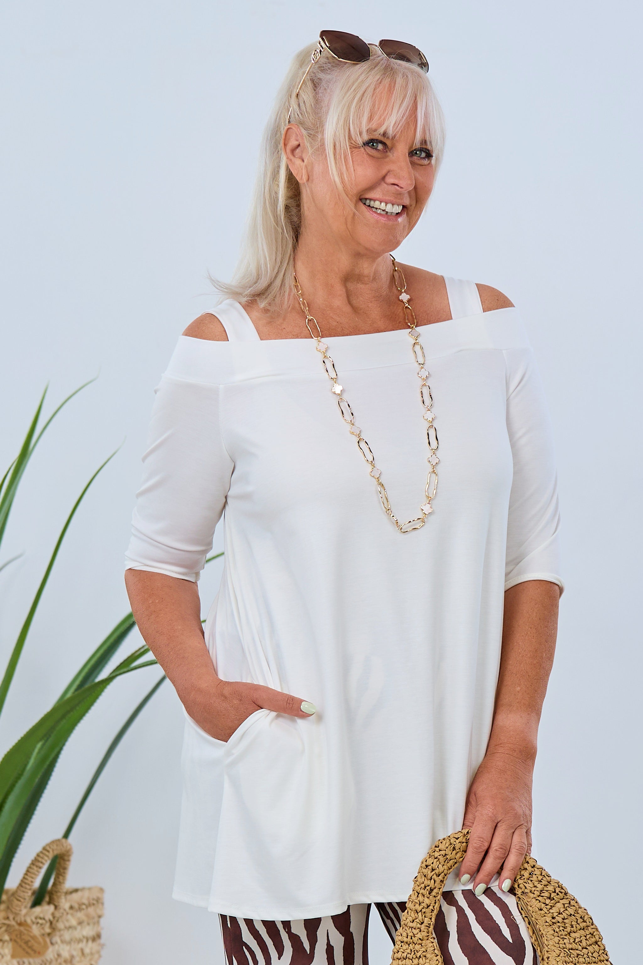 langes schulterfreies Shirt, ecru