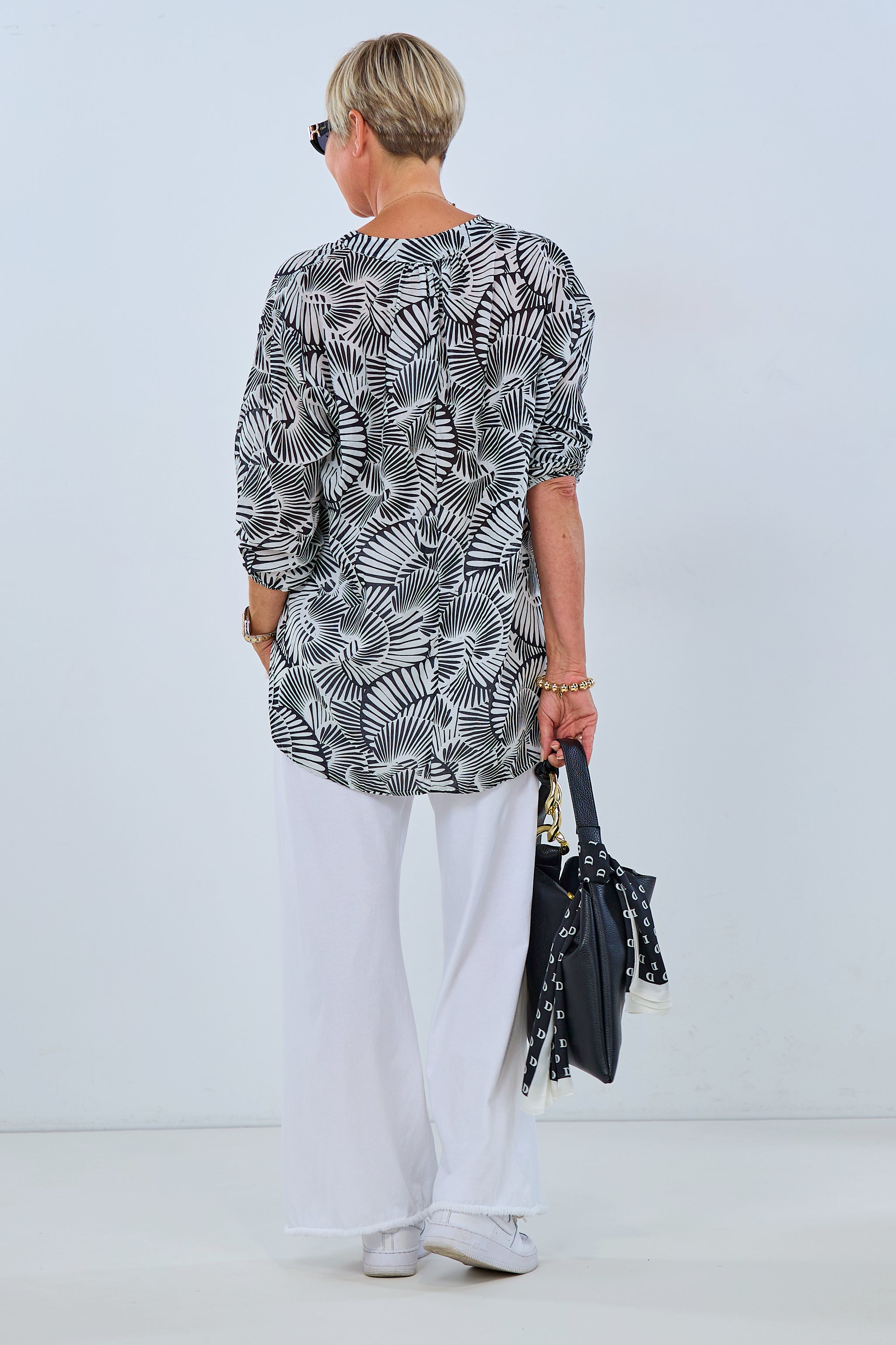 Leichte Bluse mit Fantasy-Print, schwarz-ecru