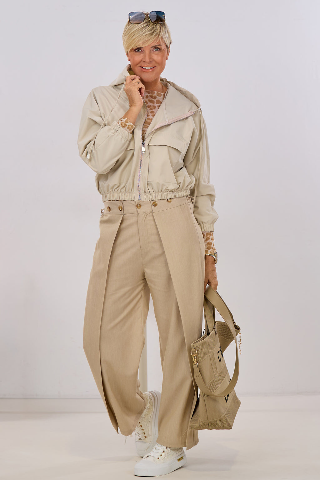 Fabric pants with turn-ups, beige