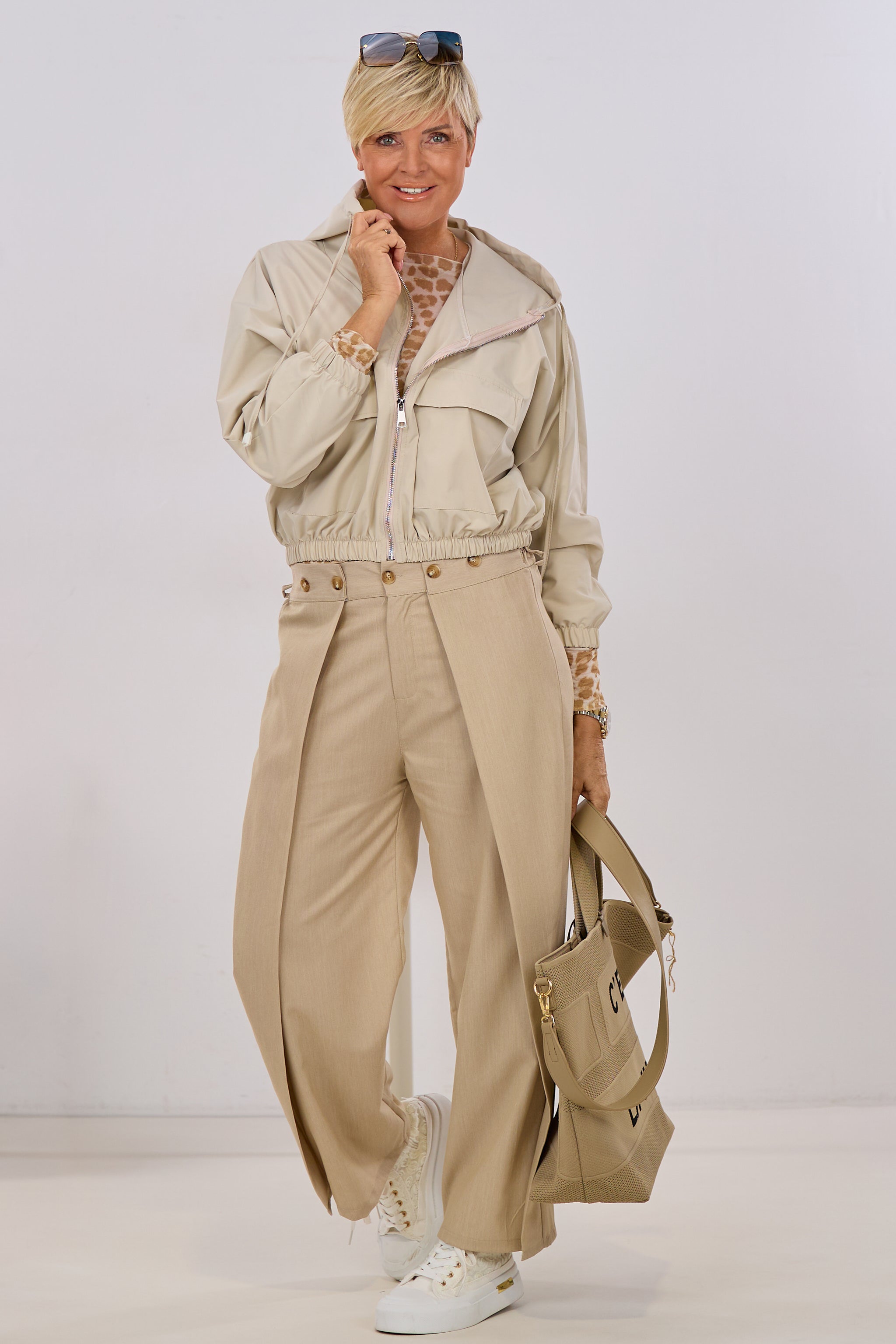 Fabric pants with turn-ups, beige