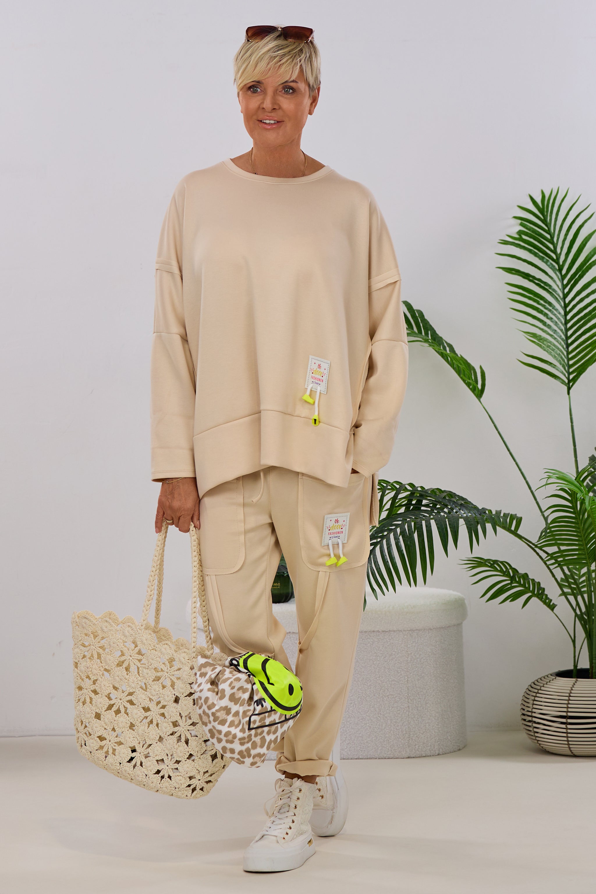 Cozy Hose mit Ziernähten, beige