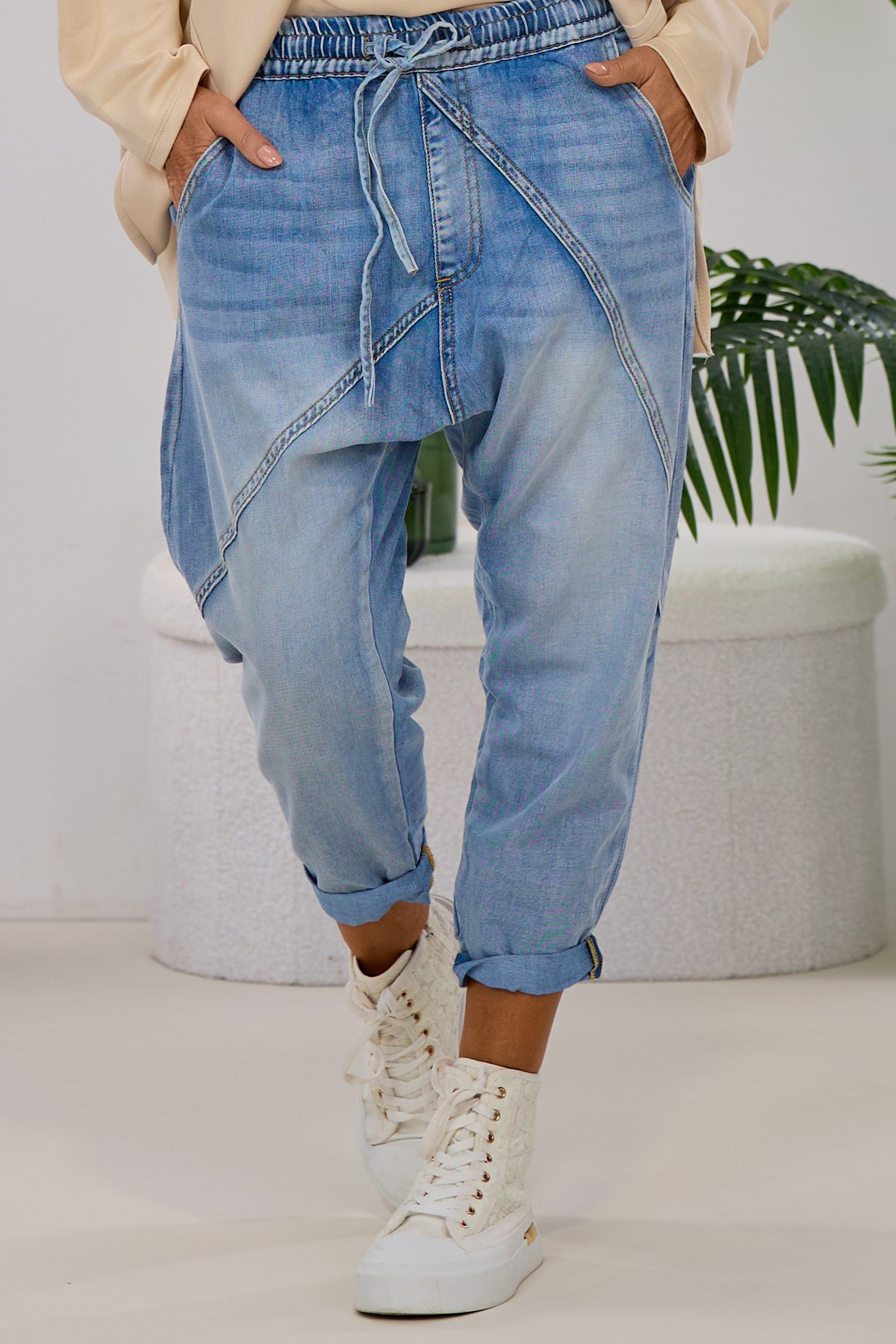 Baggy Jeans mit elastischem Bund, hell denim