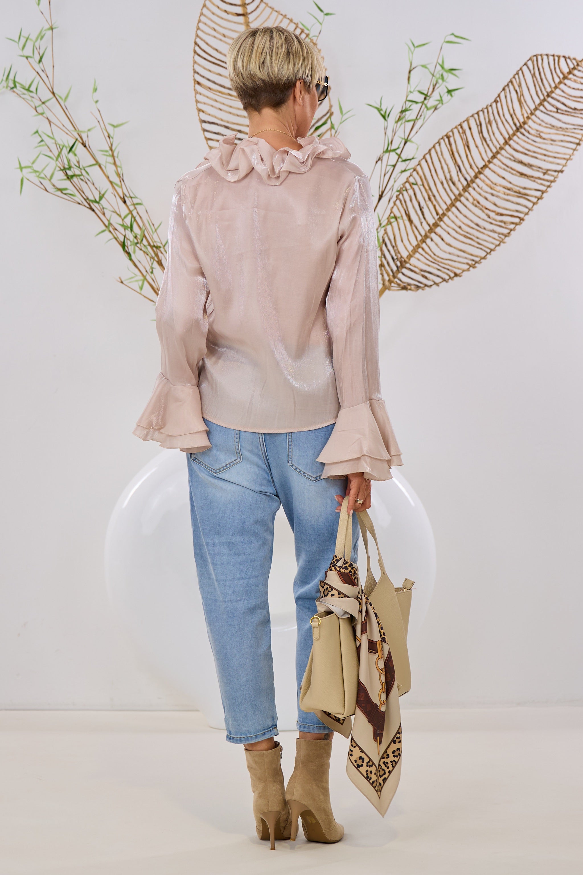 Schimmernde Bluse mit Volants, champagner