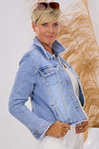 kurze Jeansjacke mit kleinen Fransen, hell denim
