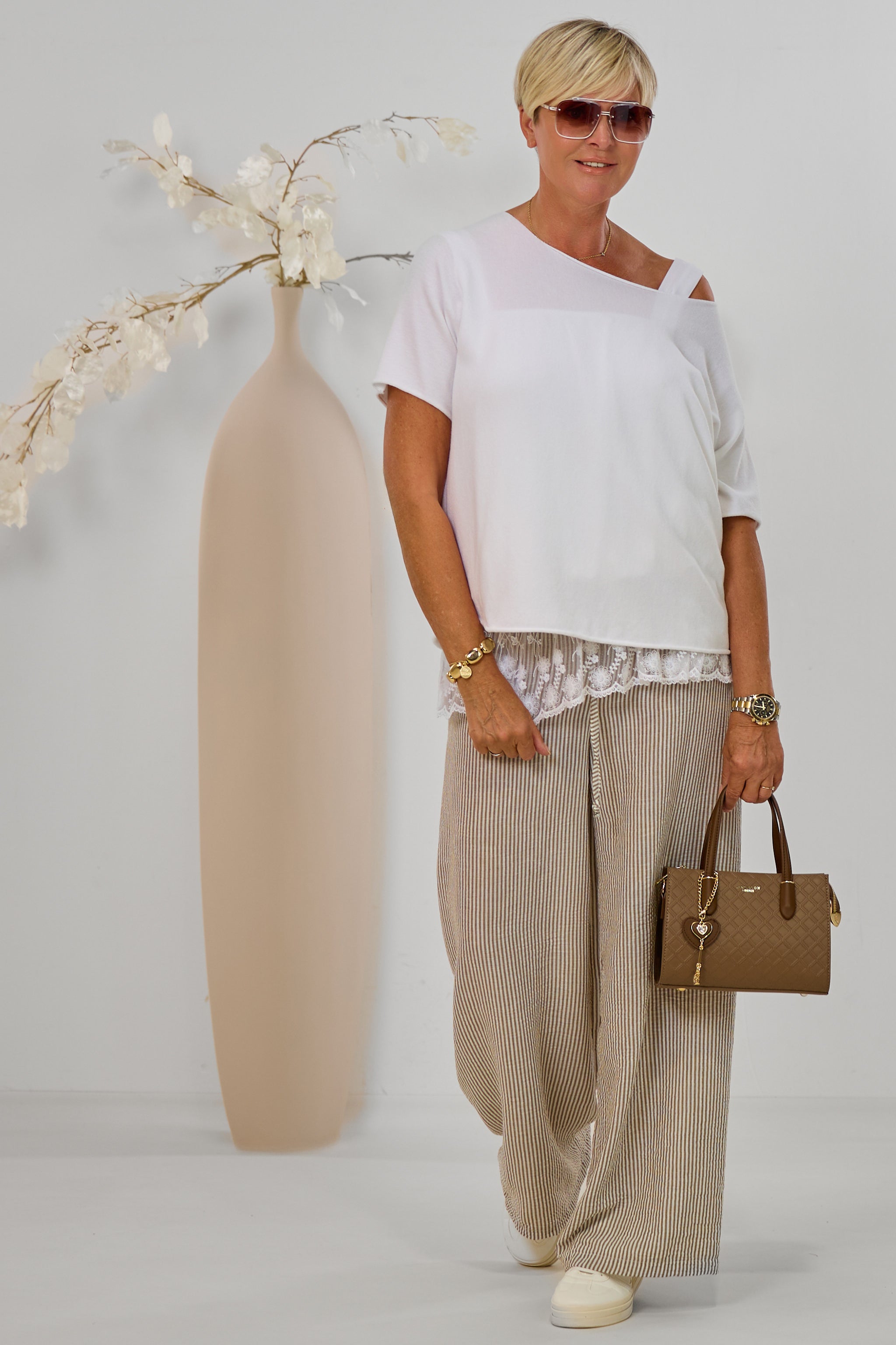 gestreifte Sommerhose, taupe-weiß