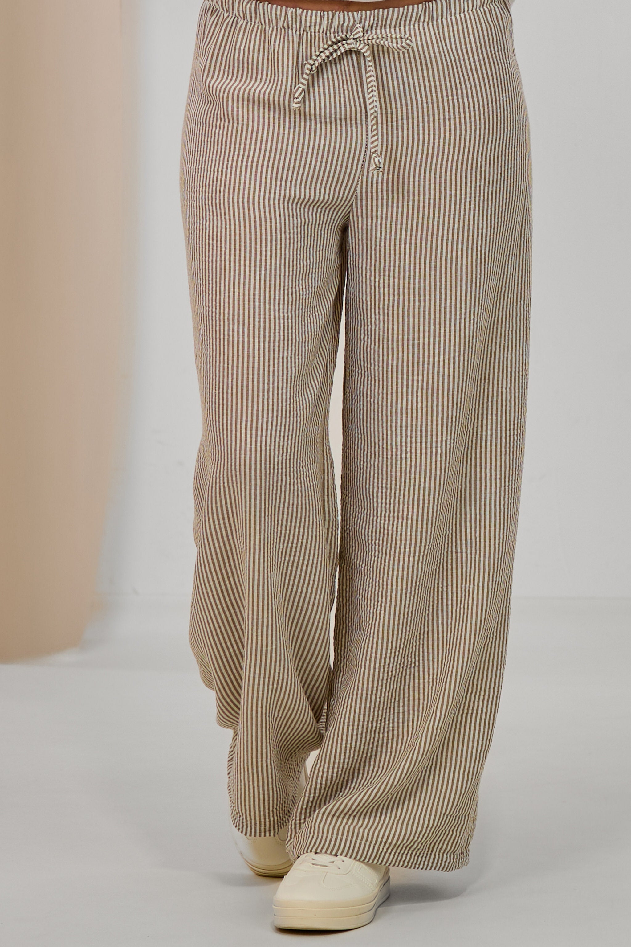gestreifte Sommerhose, taupe-weiß