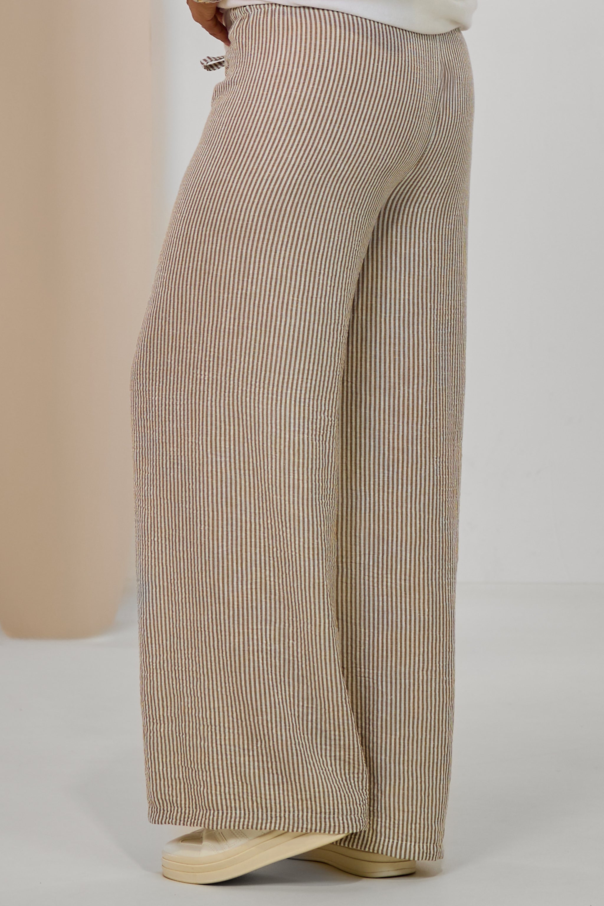 gestreifte Sommerhose, taupe-weiß