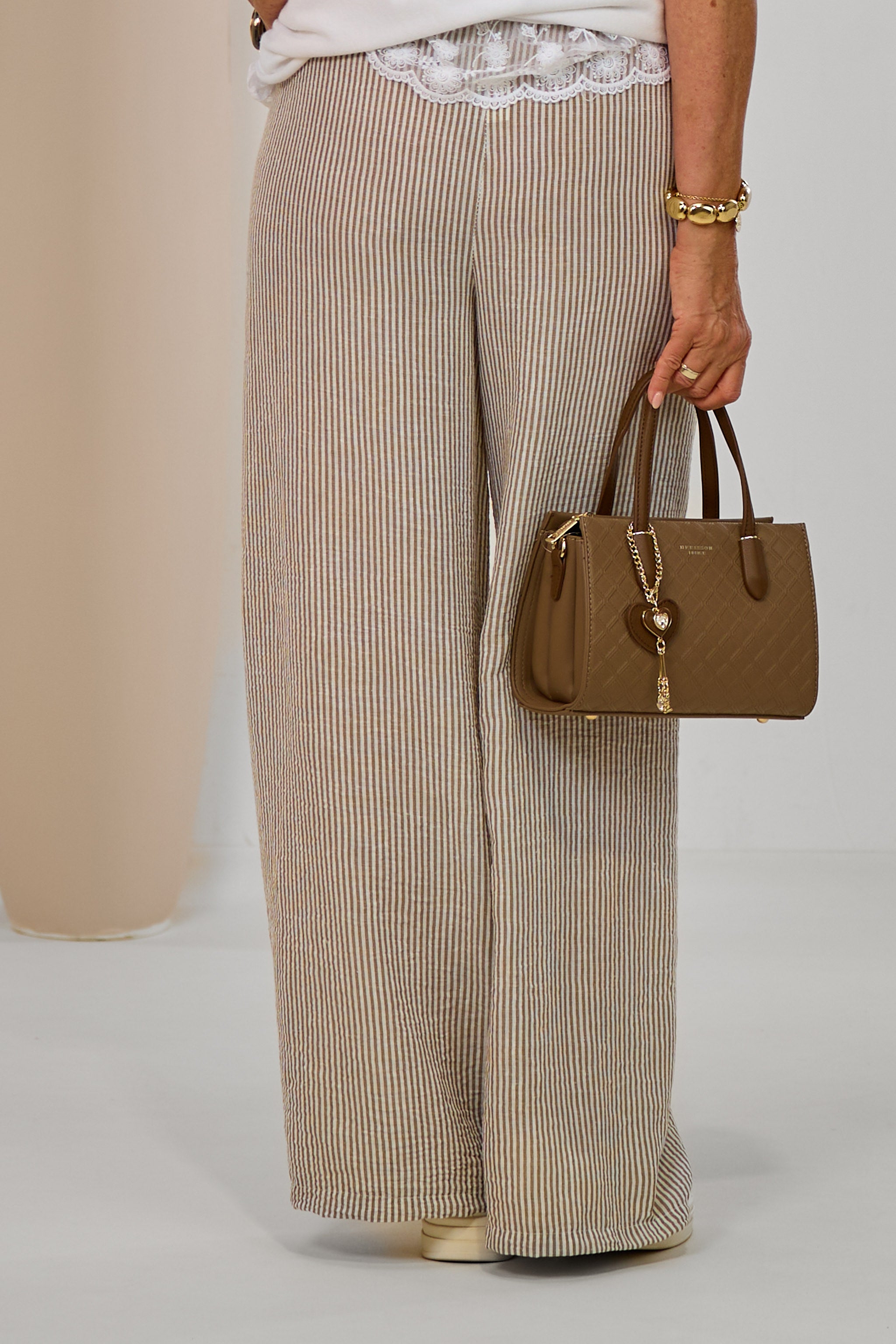 gestreifte Sommerhose, taupe-weiß