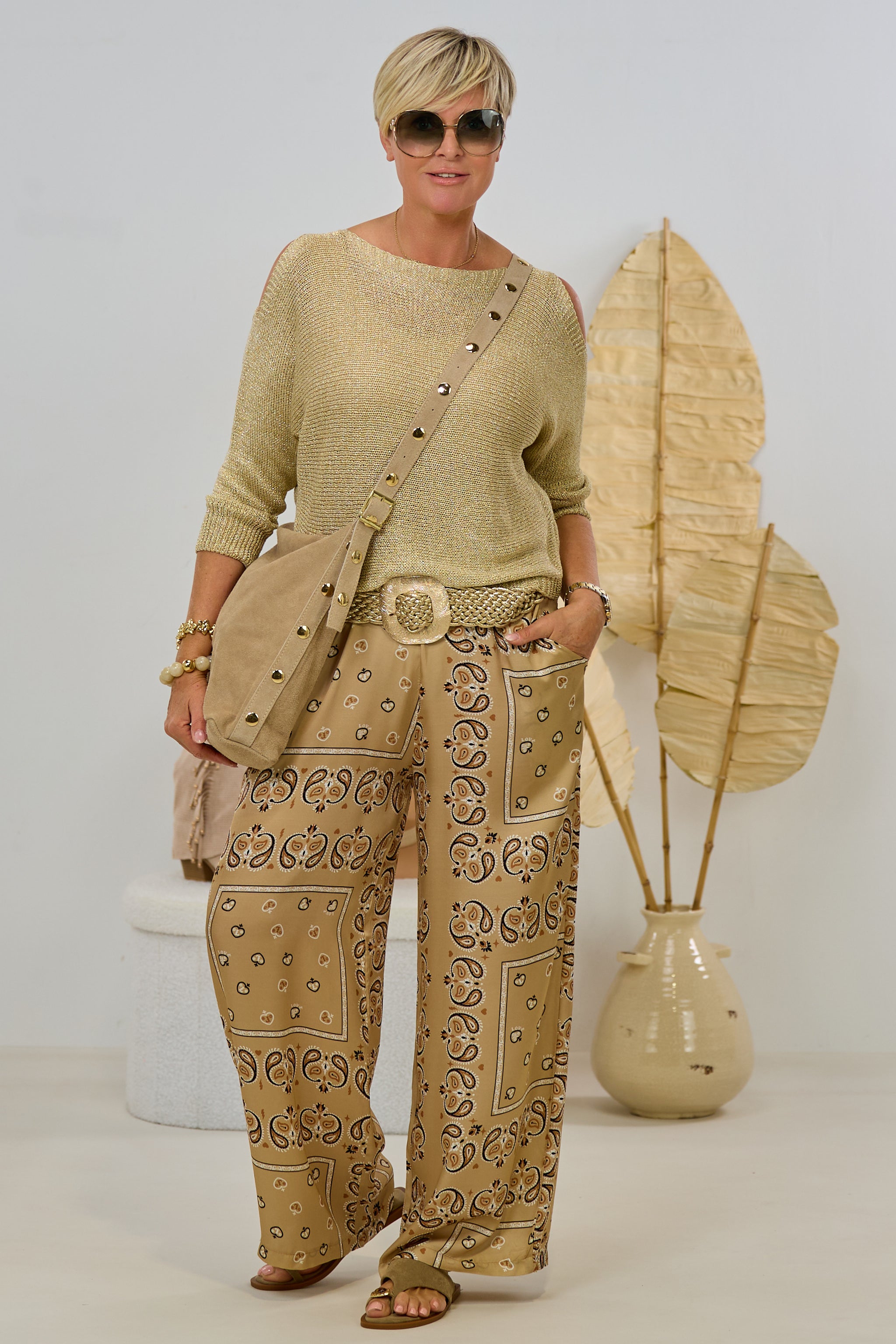 Seidige Stoffhose mit Fantasy-Muster, taupe-braun