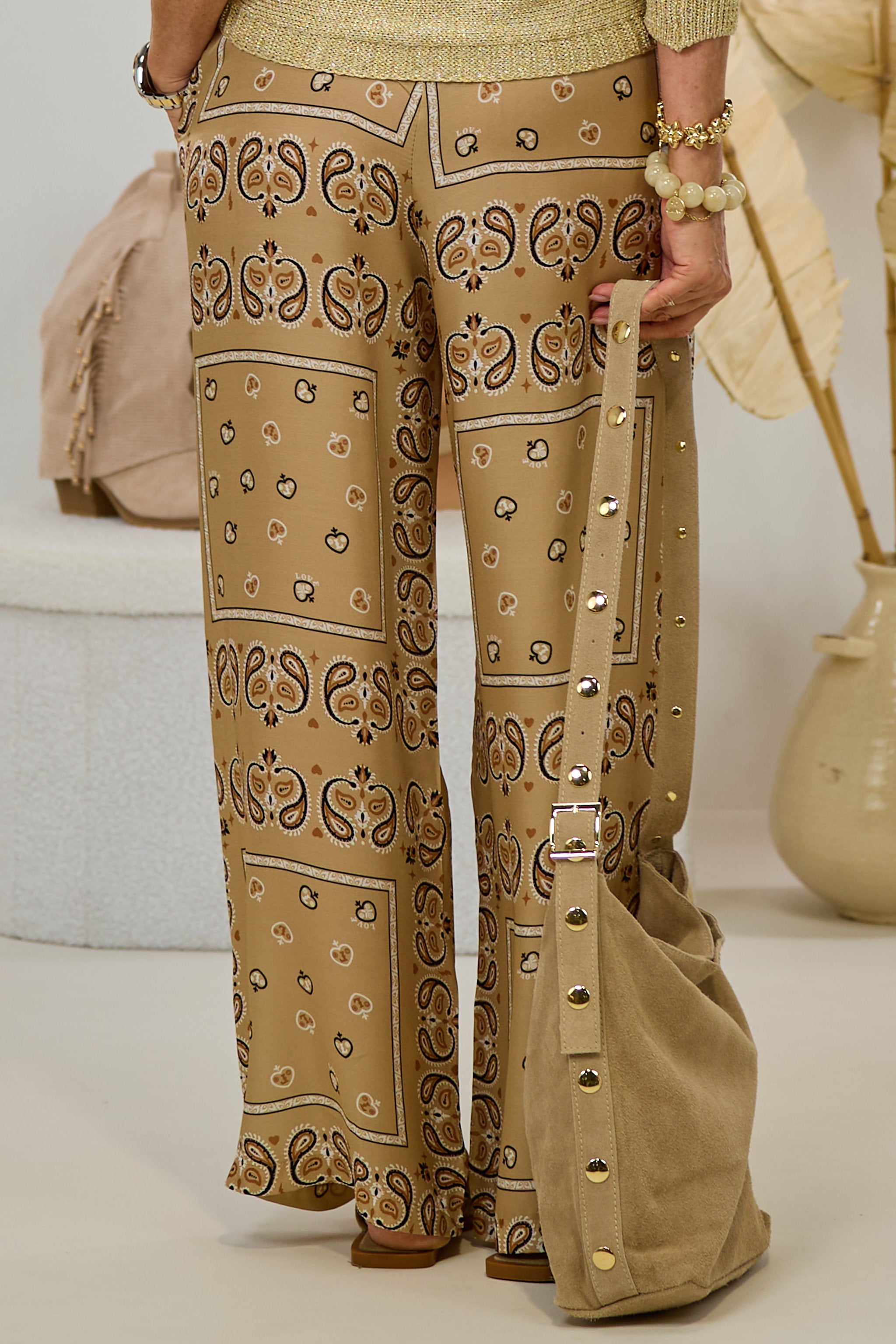 Seidige Stoffhose mit Fantasy-Muster, taupe-braun
