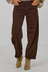 Jeans in a lightweight balloon style, chocolate brown