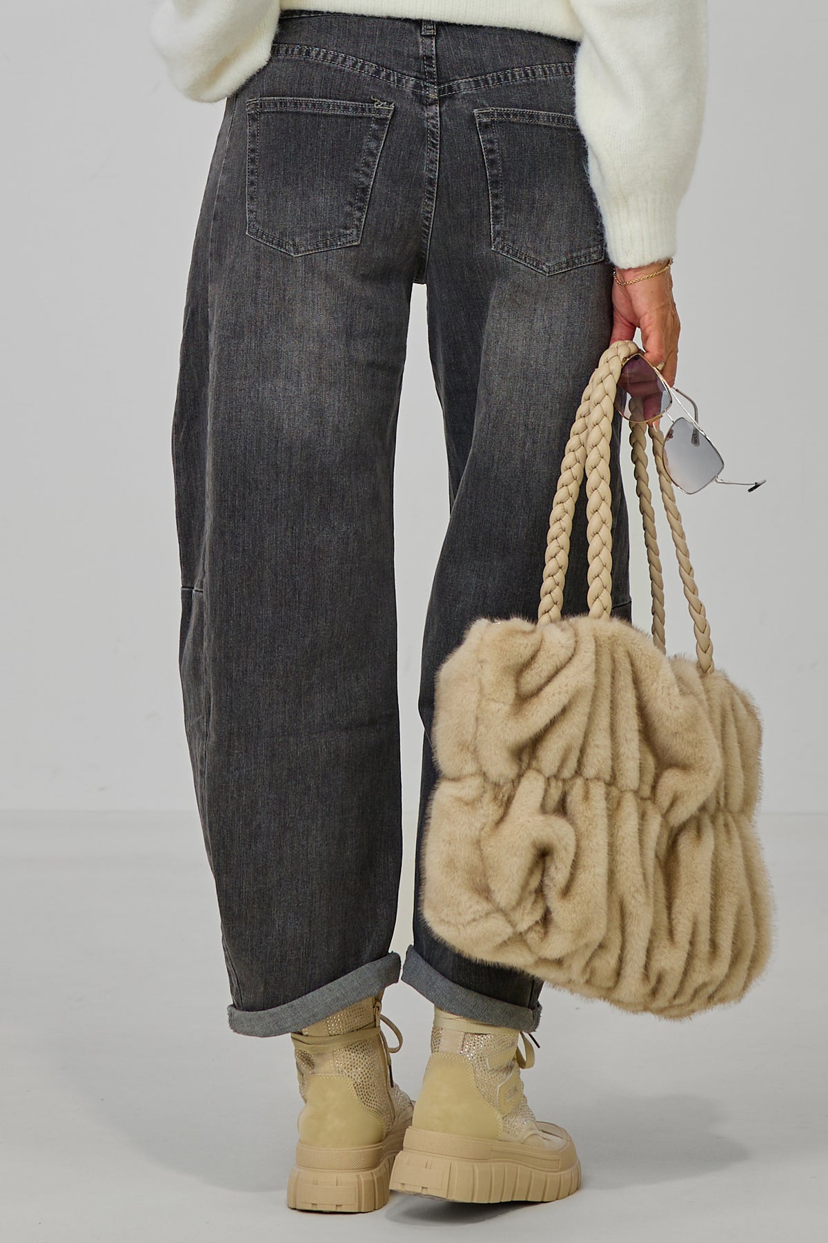 Jeans im leichten Balloon-Style, anthrazit