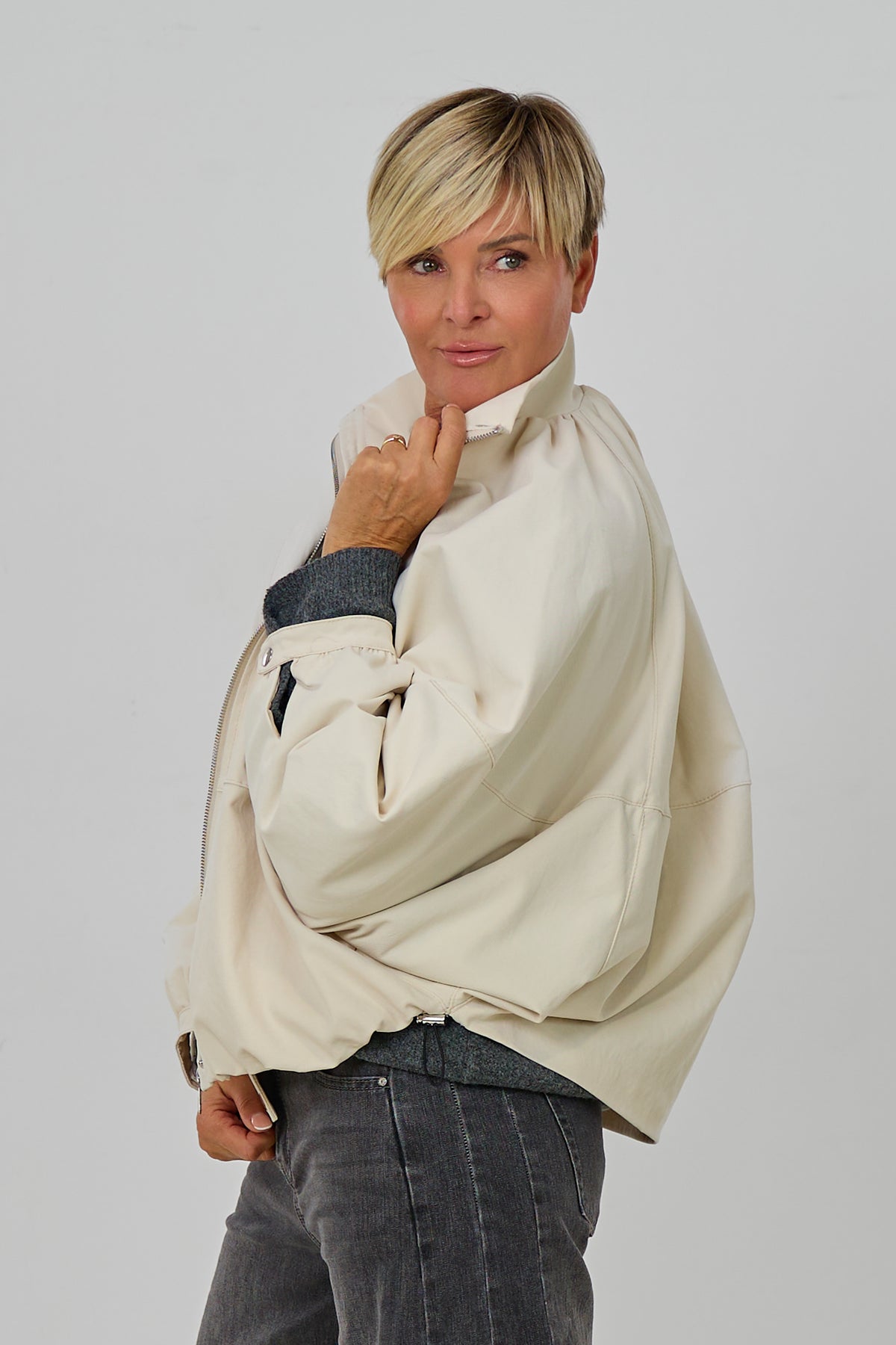 Blouson mit Fledermaus-Ärmeln im Balloon-Style, beige